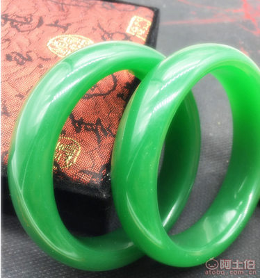 镇平县锦隆源玉器店 白玉手镯批发，品质与价格的平衡之选